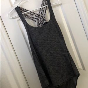 Lululemon workout tank build in bra
